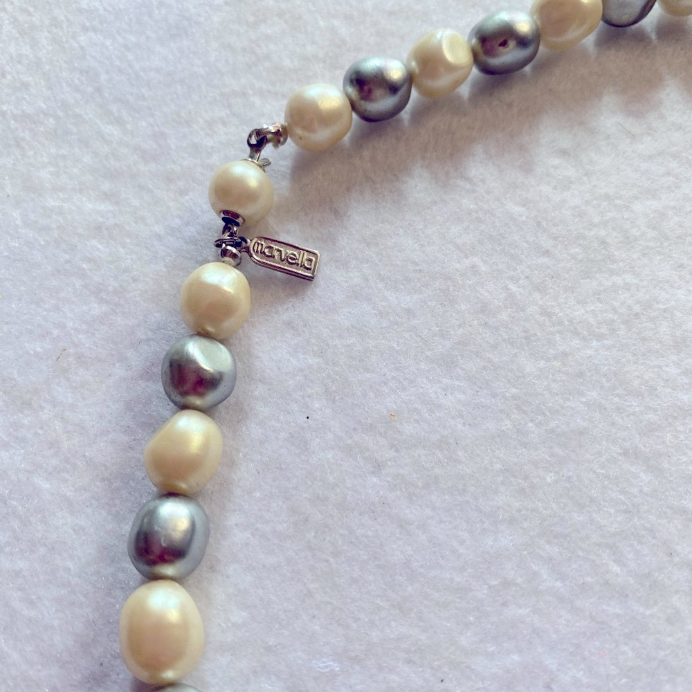 Marvella Pearl Beaded Necklace 24” Gray Off White Vintage Branded Dressy Office - Picture 2 of 7